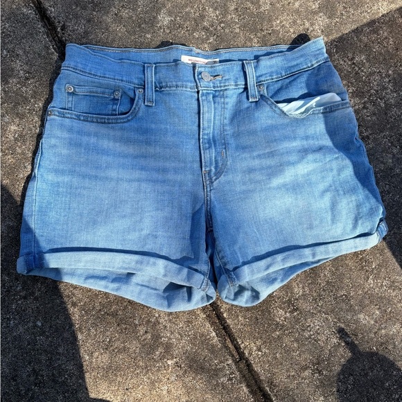 Levi’s Mid length shorts light wash size 31 - Picture 1 of 5